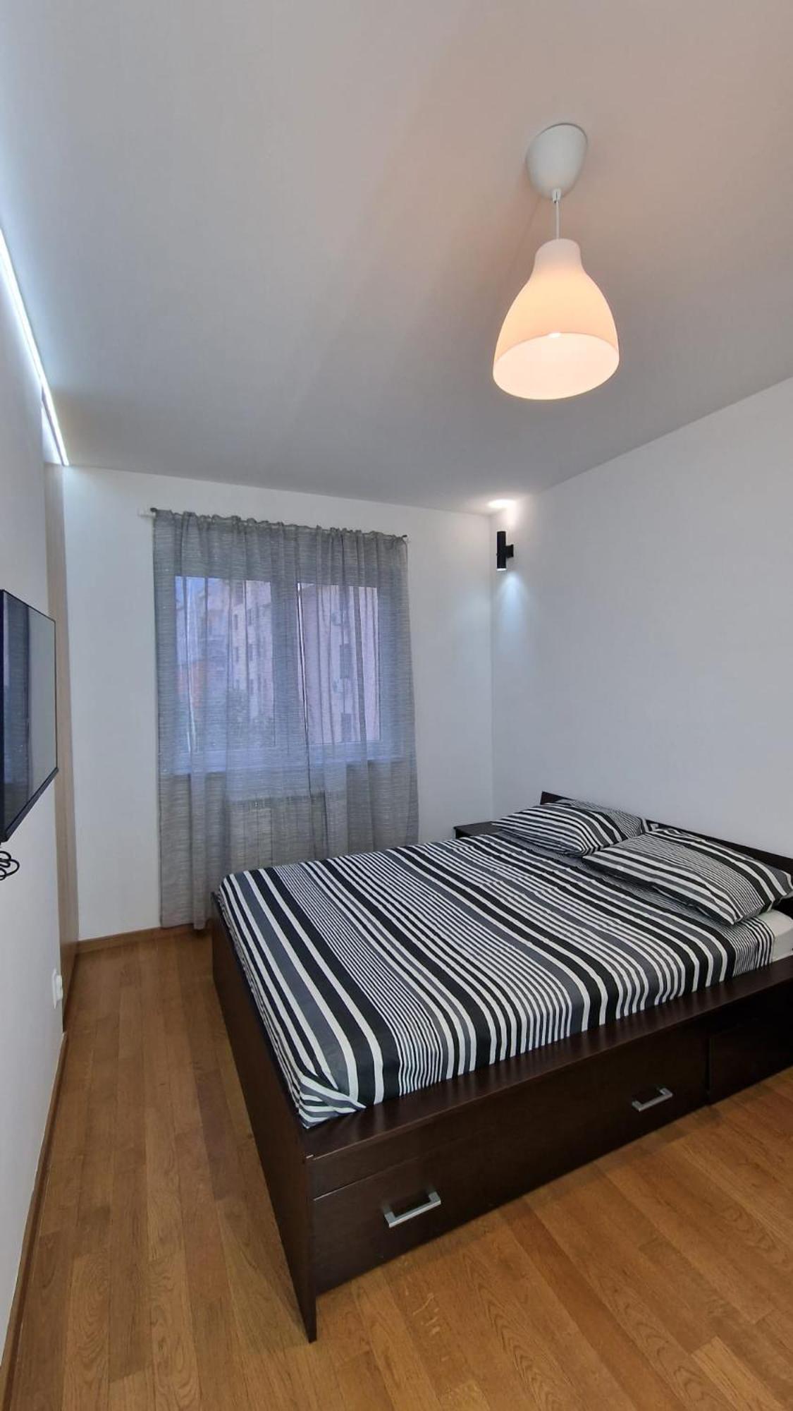 Appartamento Porodicno-Poslovni Udoban Stan Belgrado Esterno foto