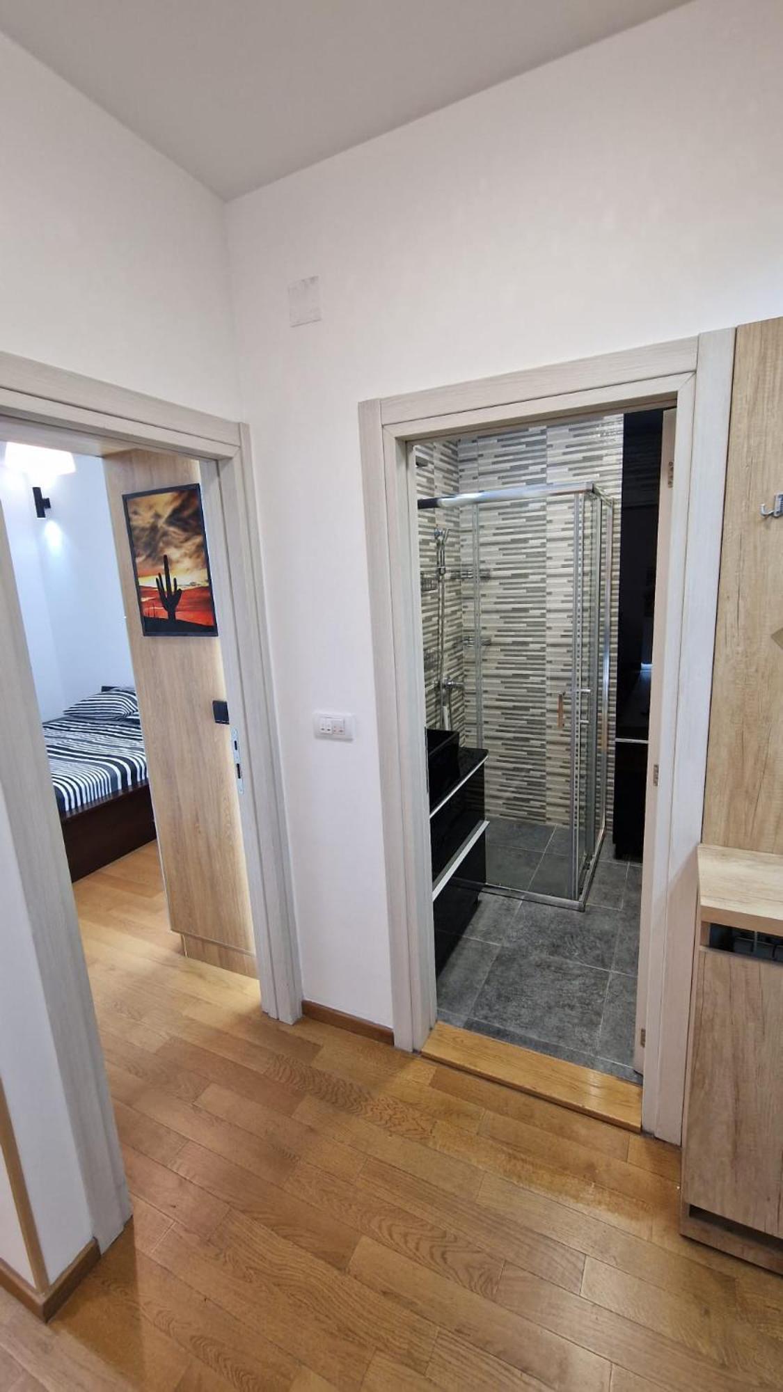 Appartamento Porodicno-Poslovni Udoban Stan Belgrado Esterno foto