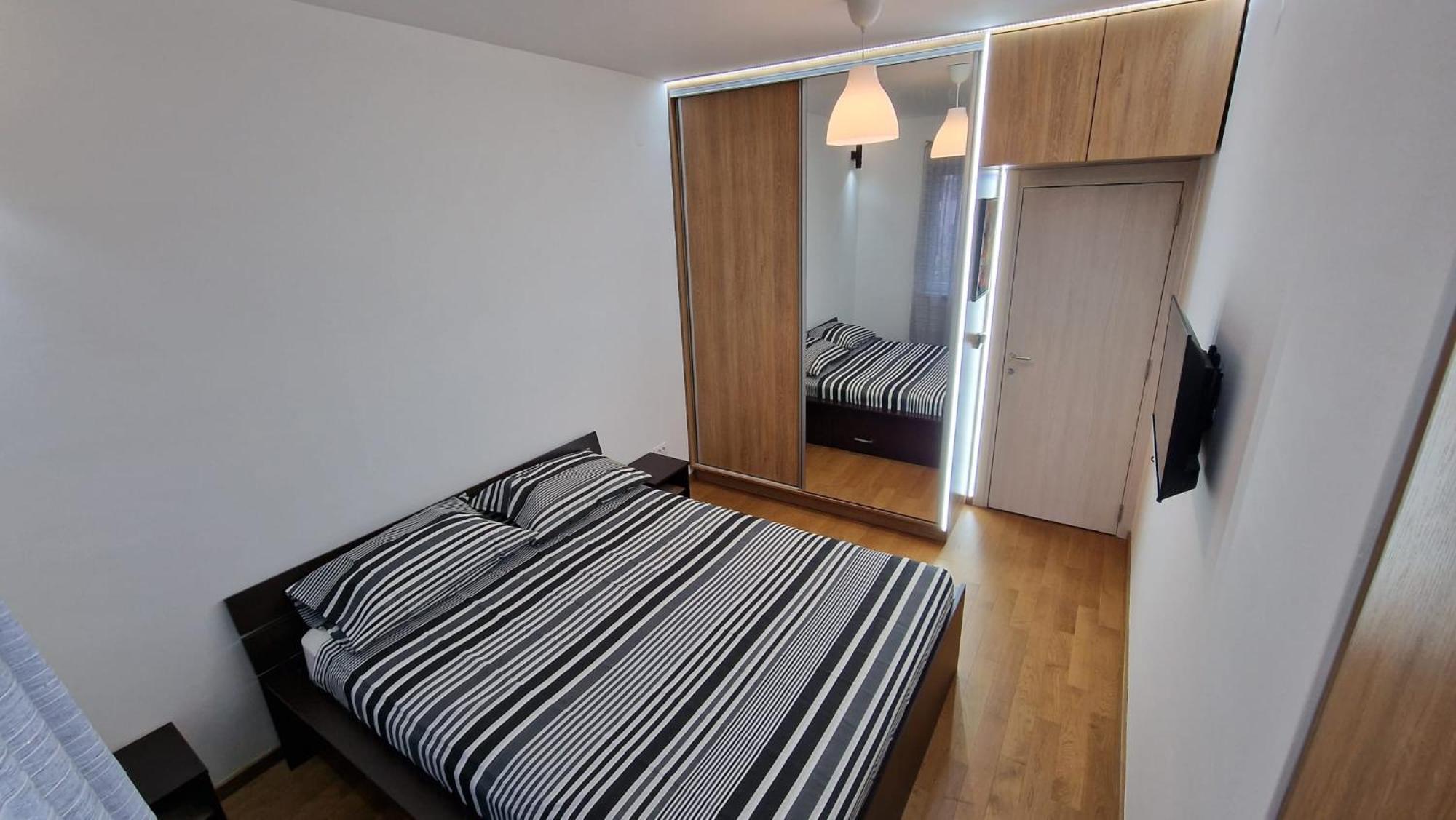 Appartamento Porodicno-Poslovni Udoban Stan Belgrado Esterno foto