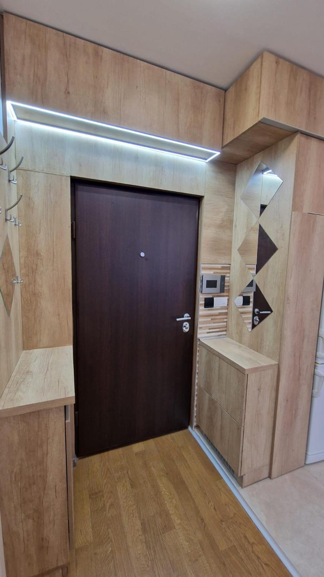 Appartamento Porodicno-Poslovni Udoban Stan Belgrado Esterno foto